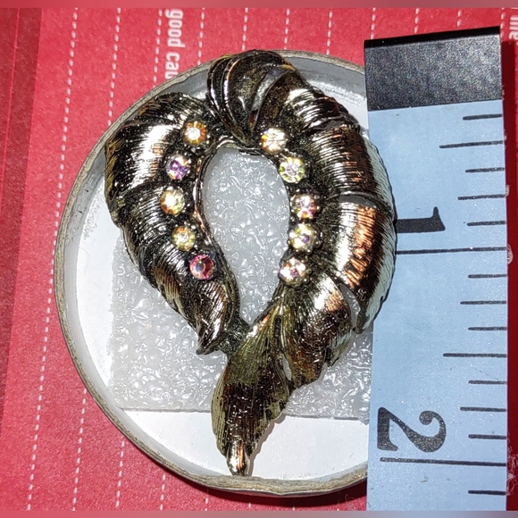 Vintage Leaf Wrap AB Crystal Brooch - Picture 12 of 16
